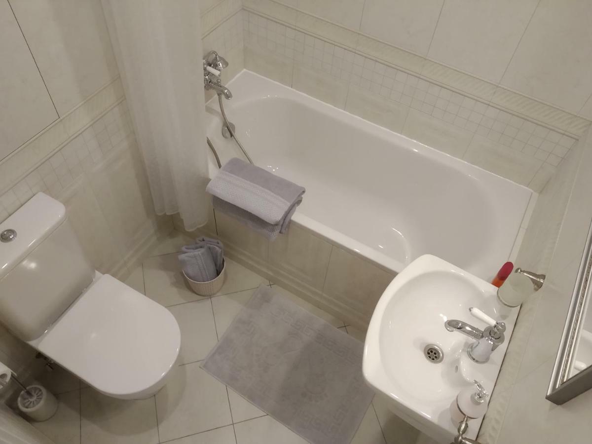 Vip Apartament Gomelアパートメント エクステリア 写真